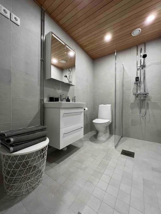 הלסינקי Brand New Modern Condo Built-In Mall Of Tripla מראה חיצוני תמונה
